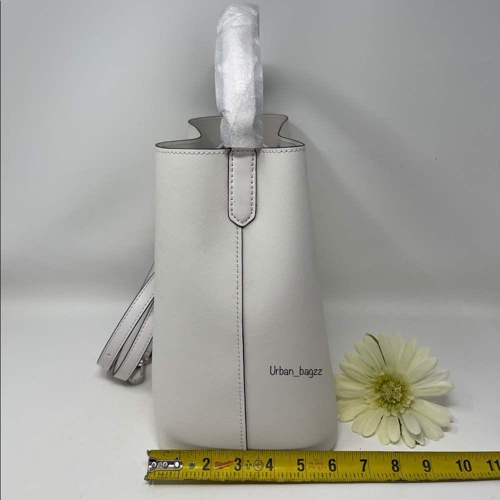 Michael Kors Suri Large Bucket Messenger - Picture 3 of 9
